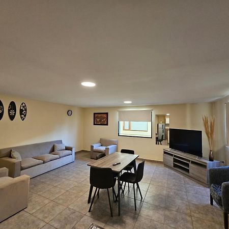 Terminal Suites 埃尔卡拉法特 外观 照片